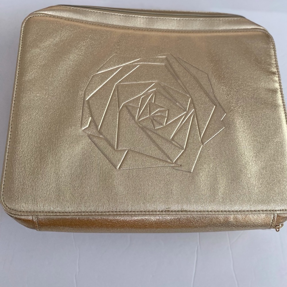 Lancôme Paris women’s cosmetics bags - Picture 9 of 10